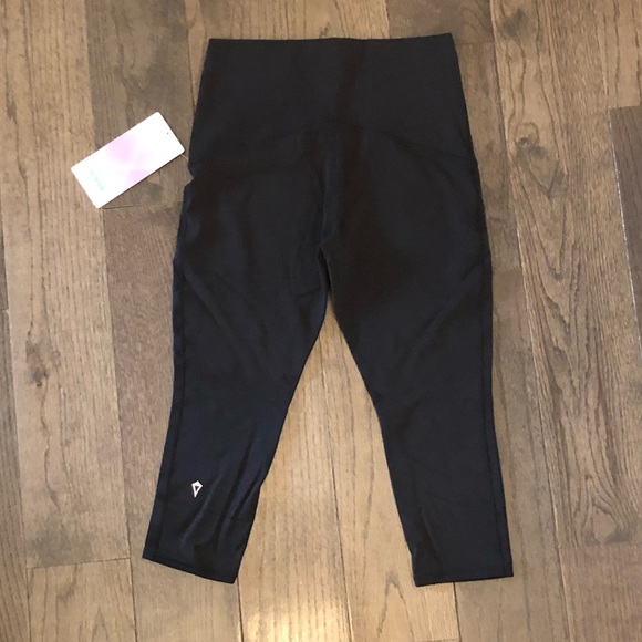 Black Ivivva by Lululemon Nulu Strong Spirit Pant - Picture 6 of 14